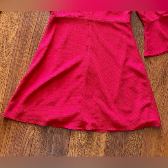Lulus Center of Attention Red Flounce Sleeve Dress size M - Picture 6 of 16